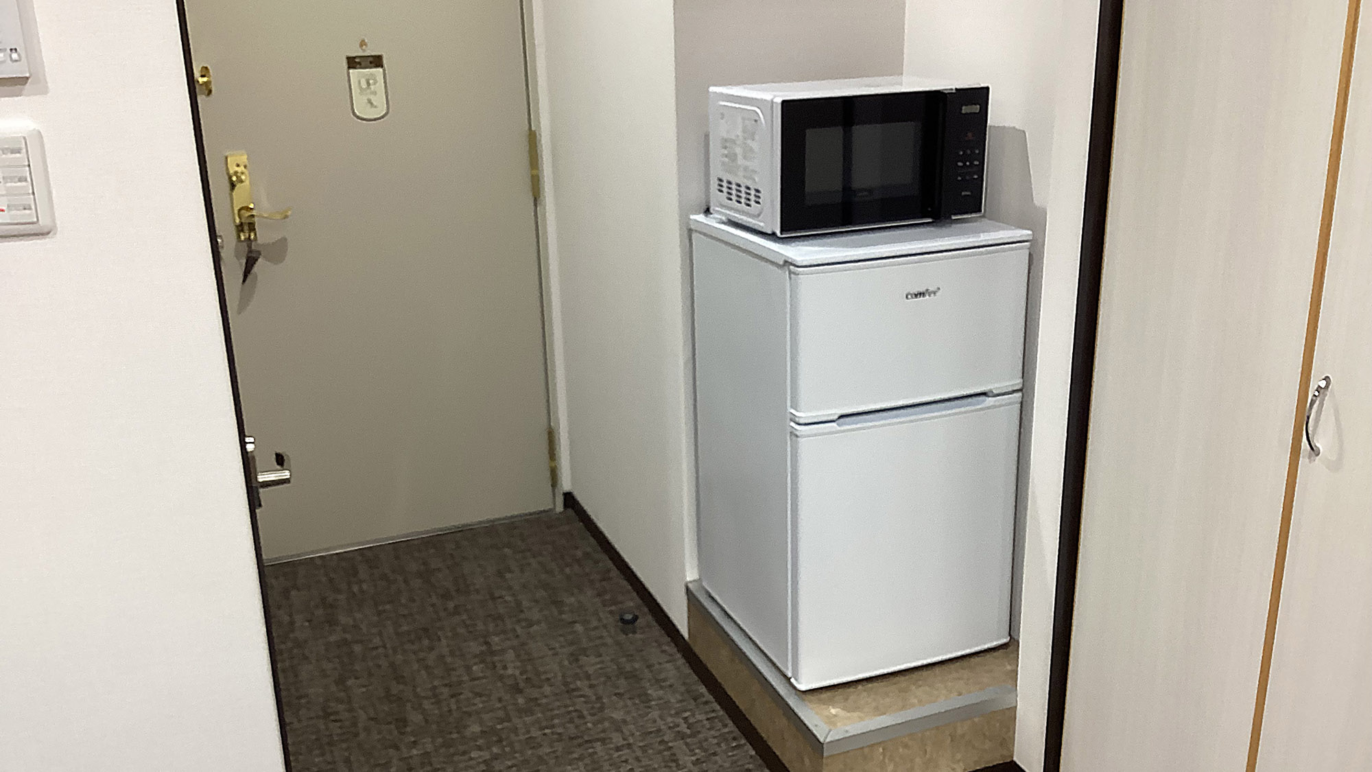 ・【シングルスイートルーム】冷蔵庫・電子レンジ完備。まるで自宅のような快適さでお過ごしいただけます