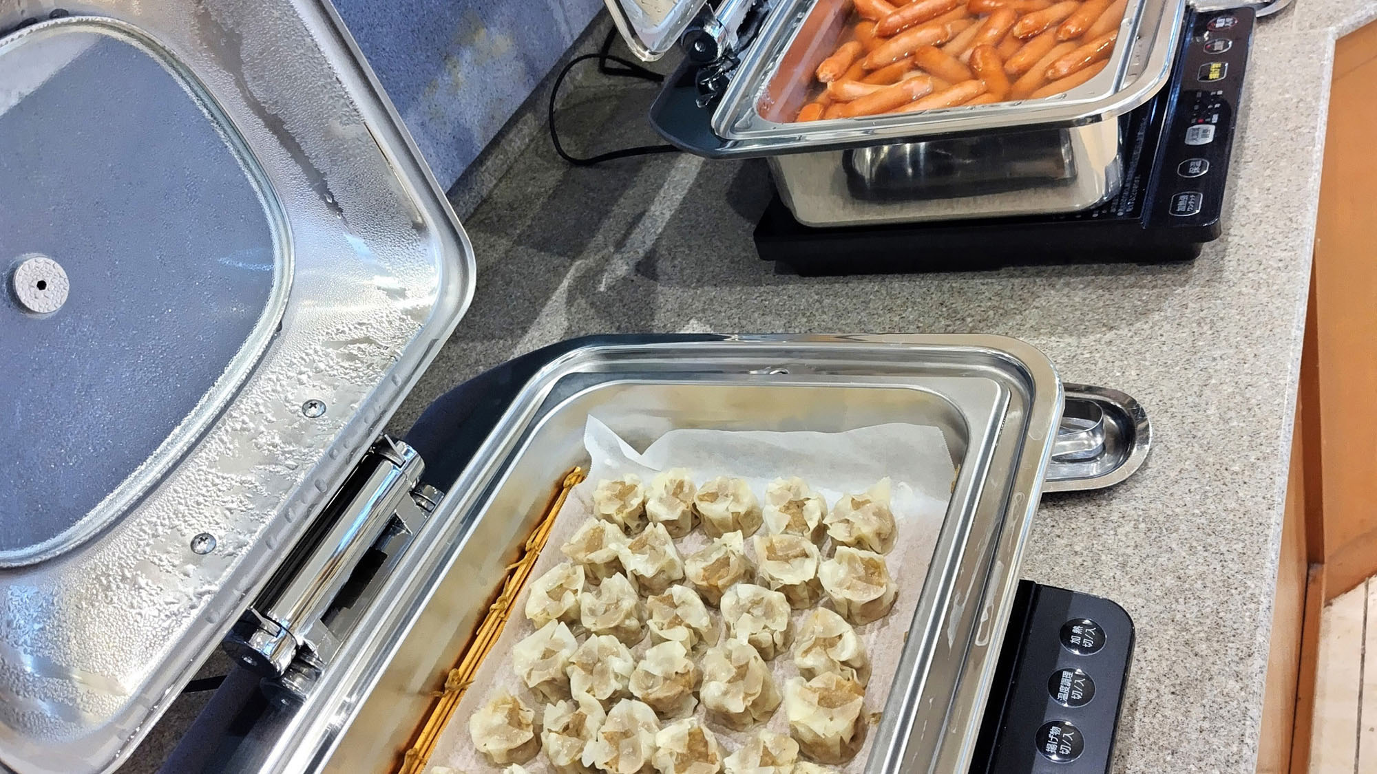 ・【朝食】彩り豊かなバイキング朝食で、素敵な一日の始まりを。豊富なメニューをご用意しております