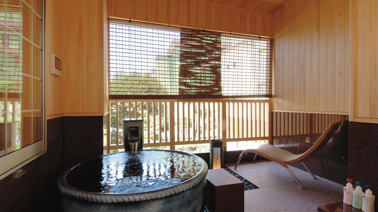 客室露天風呂一例