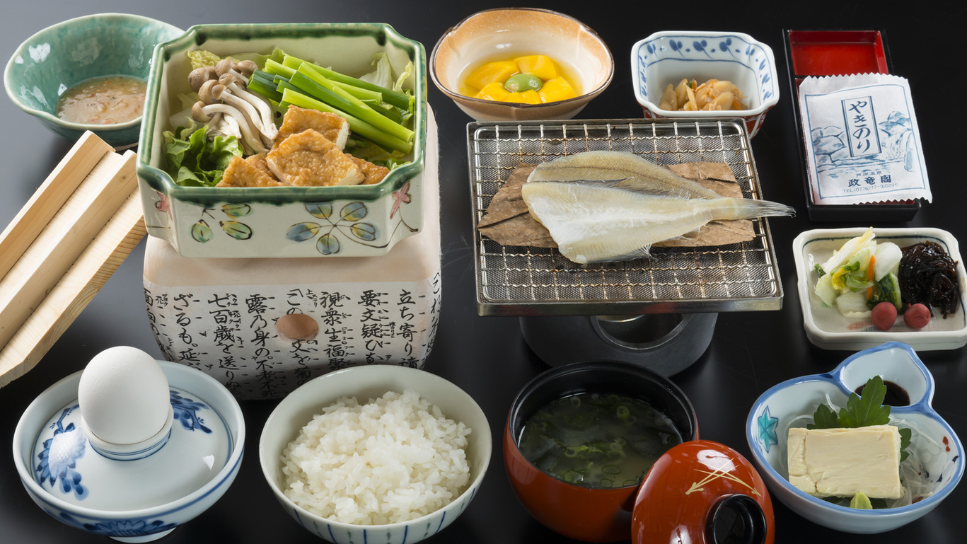 【お部屋食】移動がなくて楽チン♪プライベートな空間でお部屋食楽プラン【上げ膳据え膳】