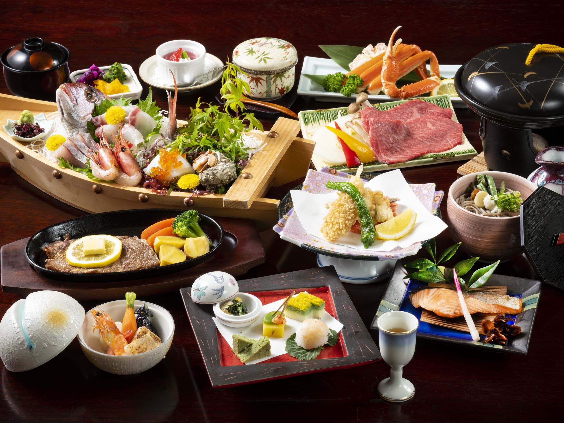 越前楽プラン（和室１０畳〜）部屋食お一人毎に１隻ずつ舟盛が付いてくる  