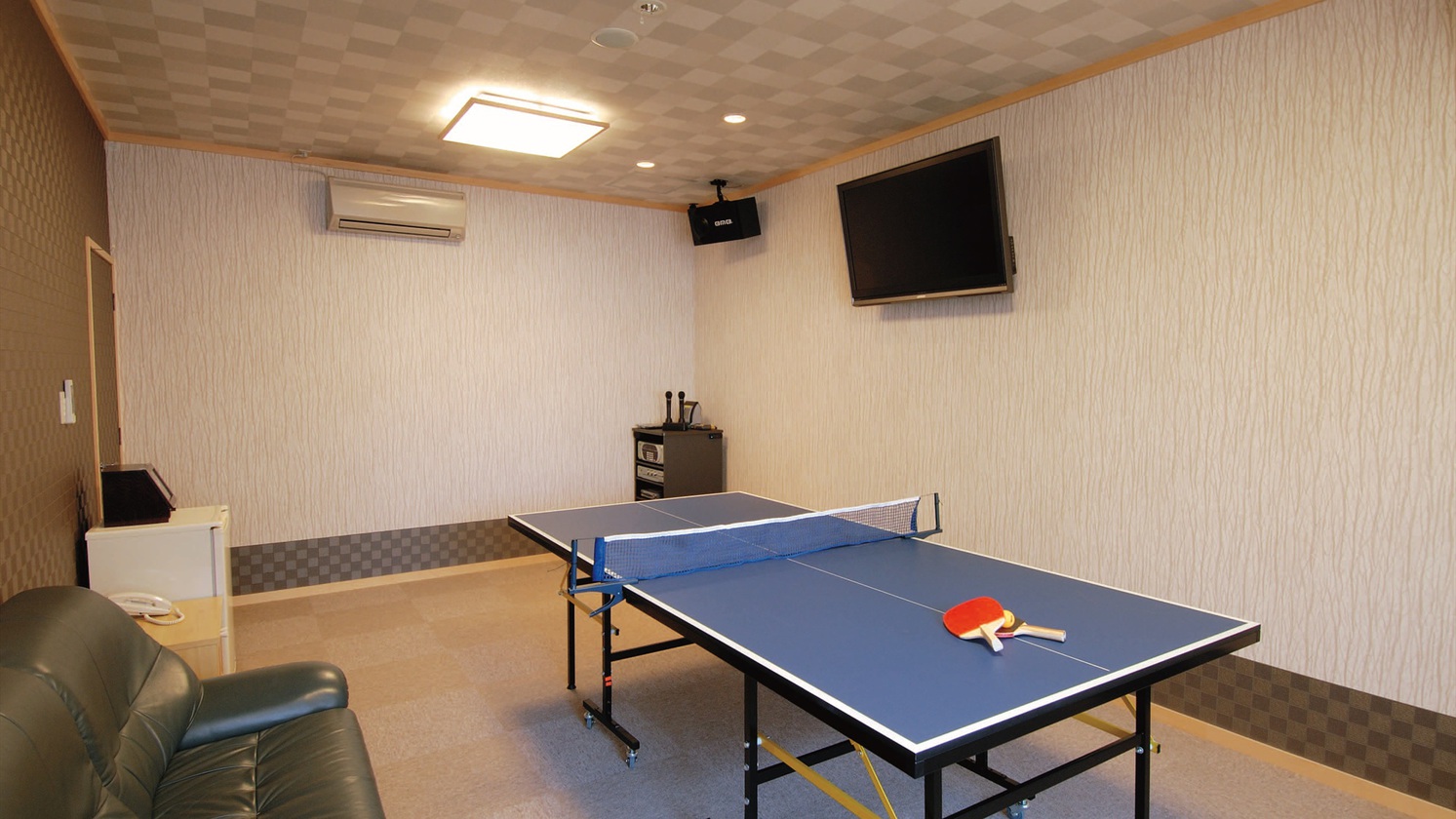 卓球もカラオケもできる露天風呂付き客室一例