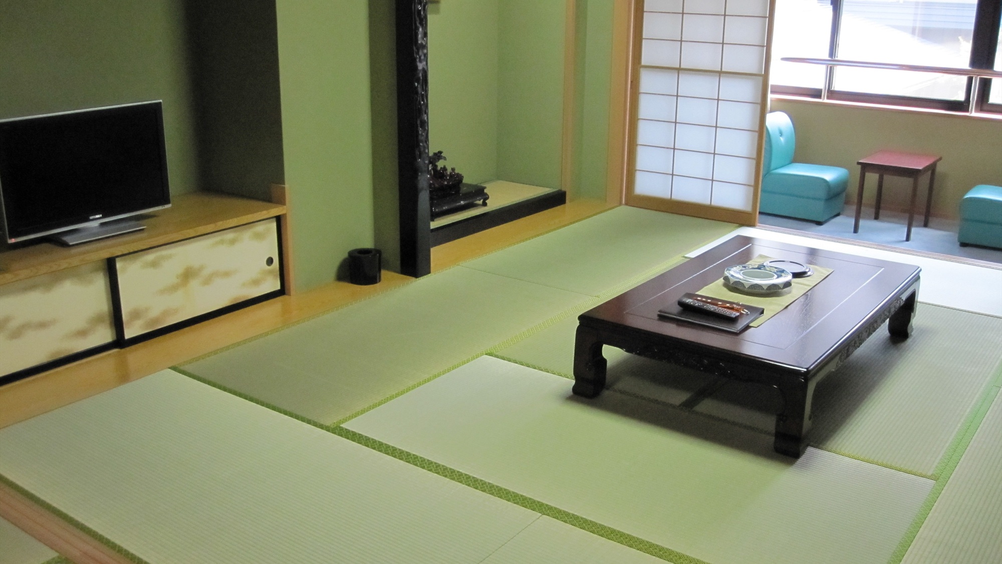 一般客室一例（１０畳＋４畳バス付）