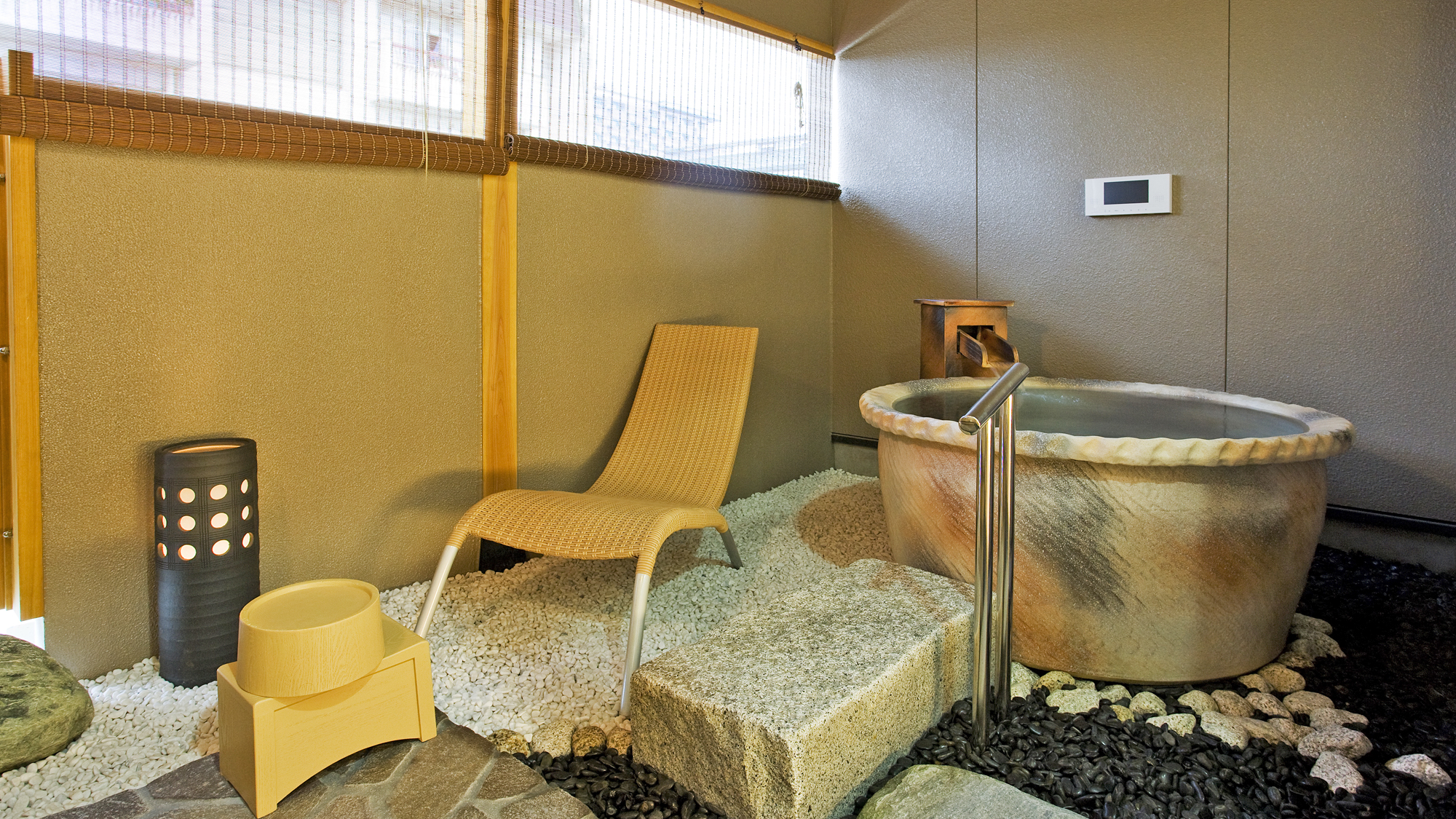 客室露天風呂一例