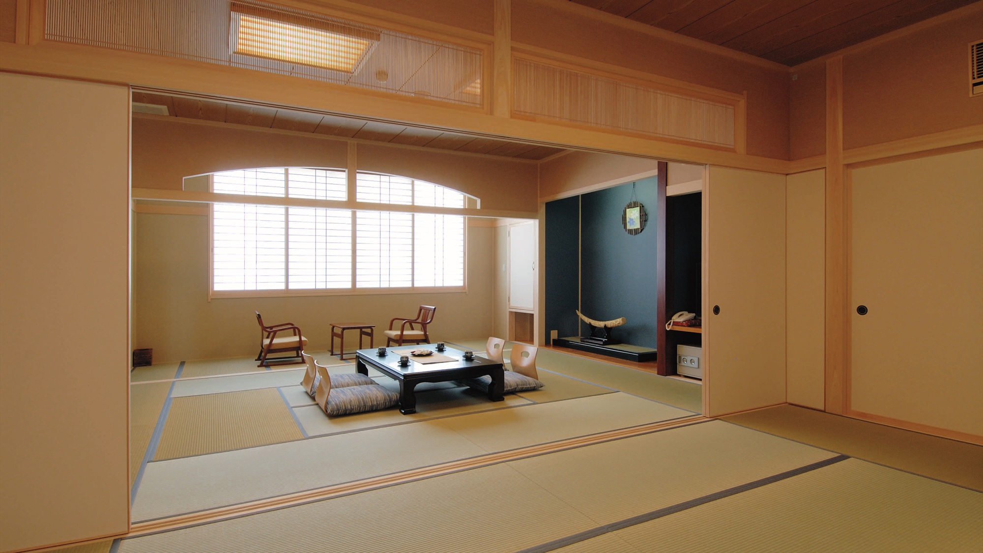 二間続きの広めの新和室（バス付き）