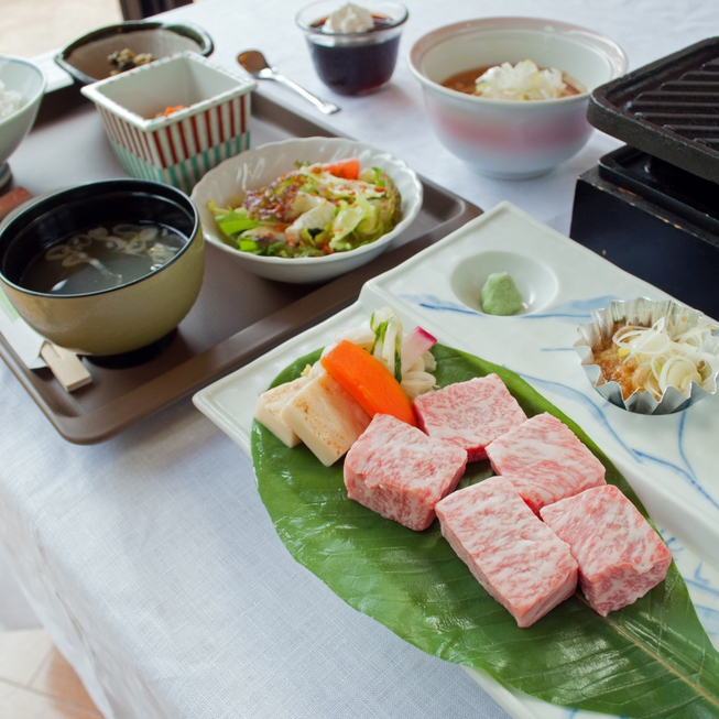 【１泊夕食】飛騨牛一口ステーキ定食の夕食付♪気軽に温泉三昧♪♪早朝の出発にも最適