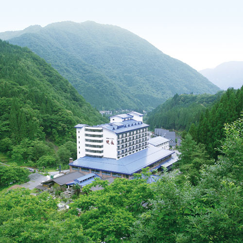 Hotel exterior_pullout