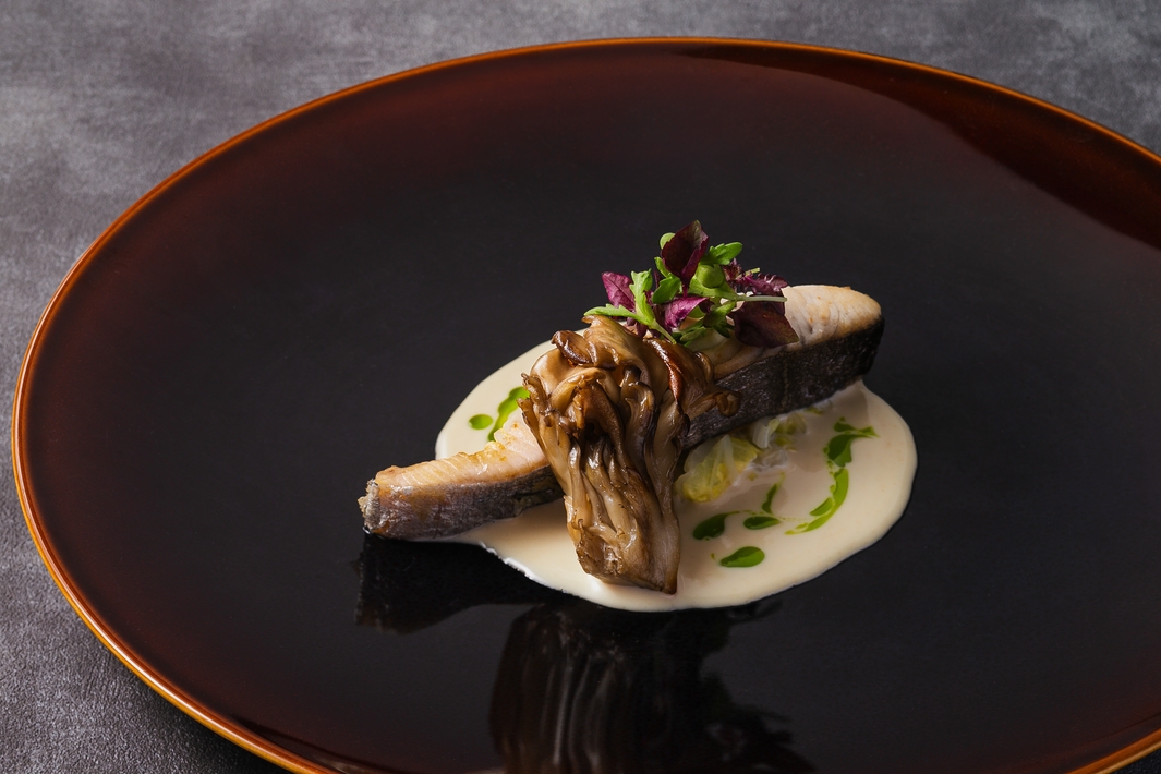 【カジュアル】お肉料理とお魚料理が両方愉しめるフレンチコース《ペルル》