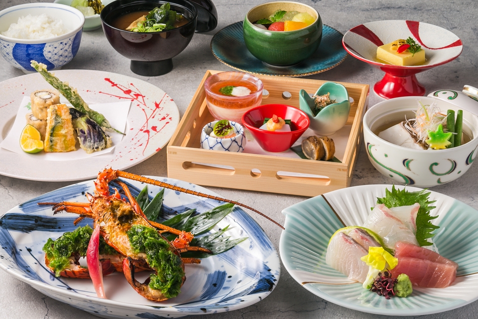 【スタンダード】志摩の定番！伊勢えびと旬の魚介を味わう会席コース《露草》