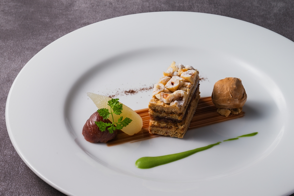 【カジュアル】お肉料理とお魚料理が両方愉しめるフレンチコース《ペルル》