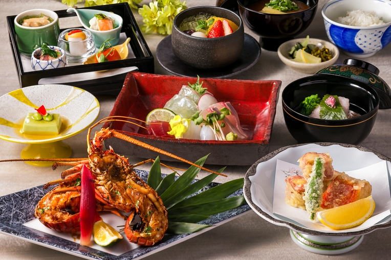 【スタンダード】志摩の定番！伊勢えびと旬の魚介を味わう会席コース《露草》