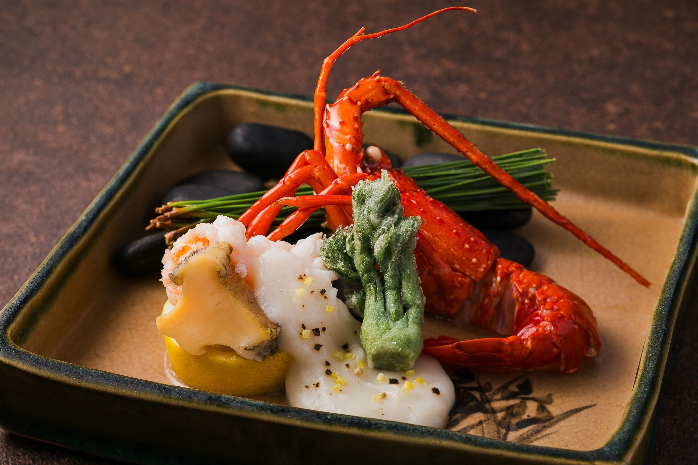 【スタンダード】志摩の定番！伊勢えびのお造りと旬の魚介を味わう会席コース《露草》