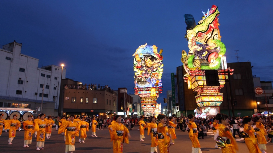 【五所川原立佞武多祭/８月４日～８日】　五所川原市まで車で約２時間３０分