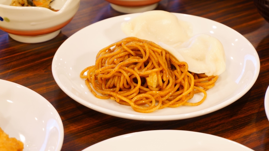 【朝食バイキング一例】　ソース焼きそば