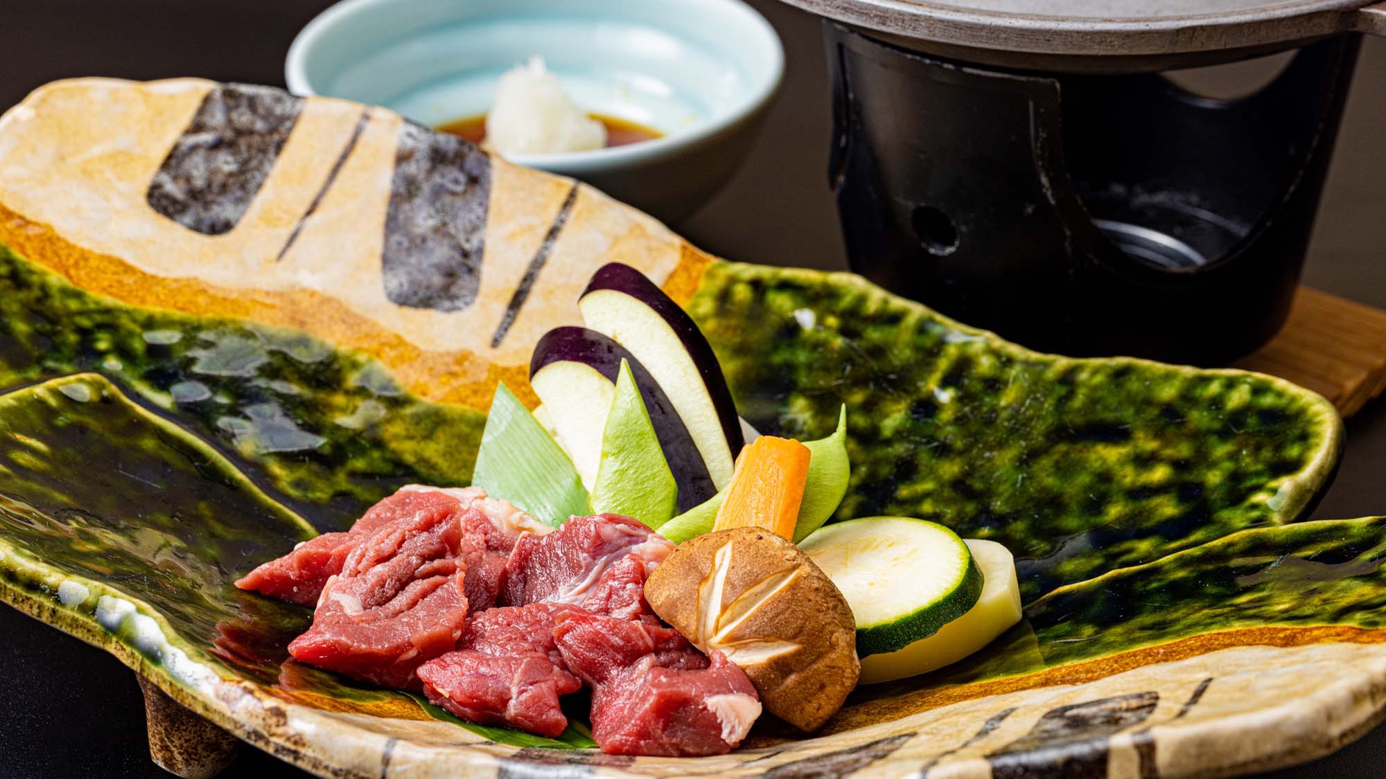 【牛派】人気のかね吉定番の「伊豆会席膳」＋牛ステーキ お食事はゆっくり個室ダイニングで