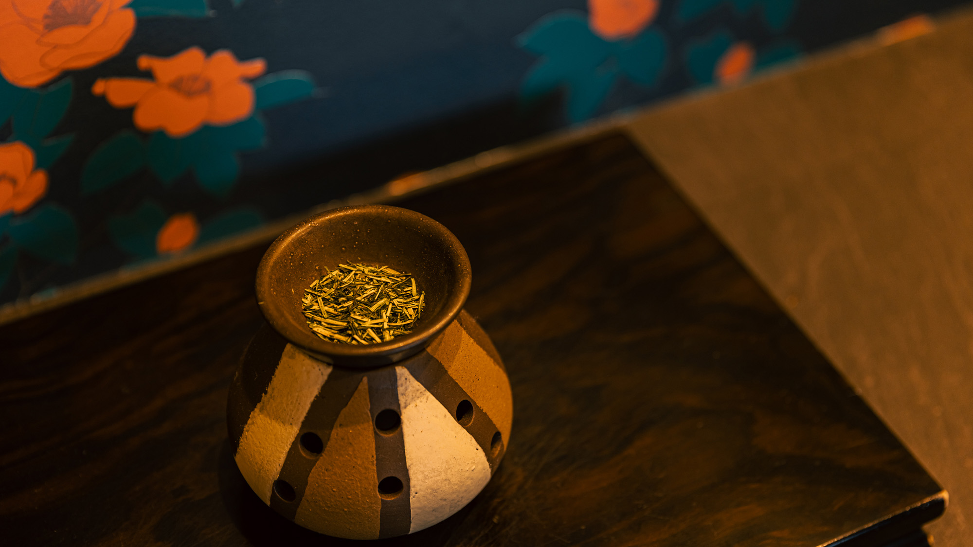 【茶香炉】優しいお茶の香りがお部屋を包む