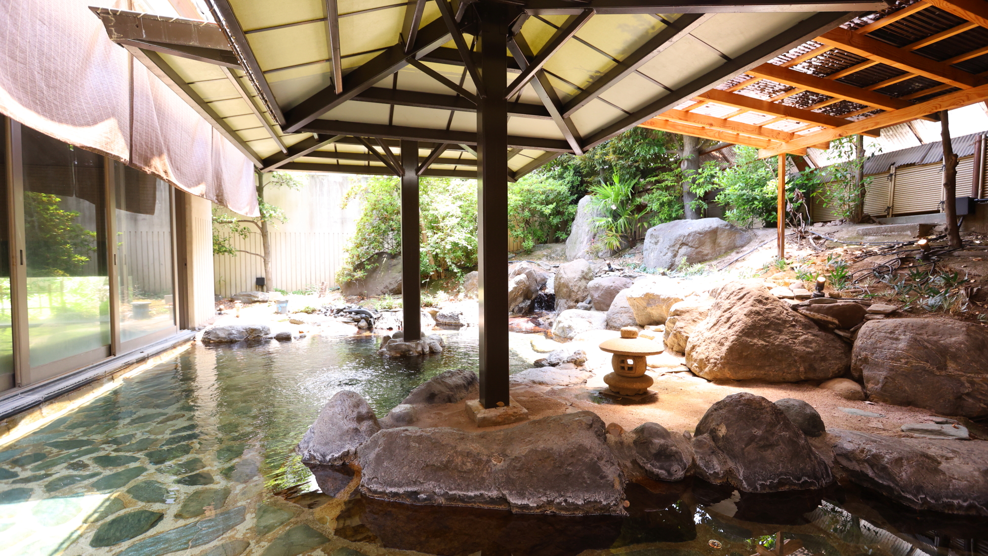 庭園風露天風呂　寿寿-すず