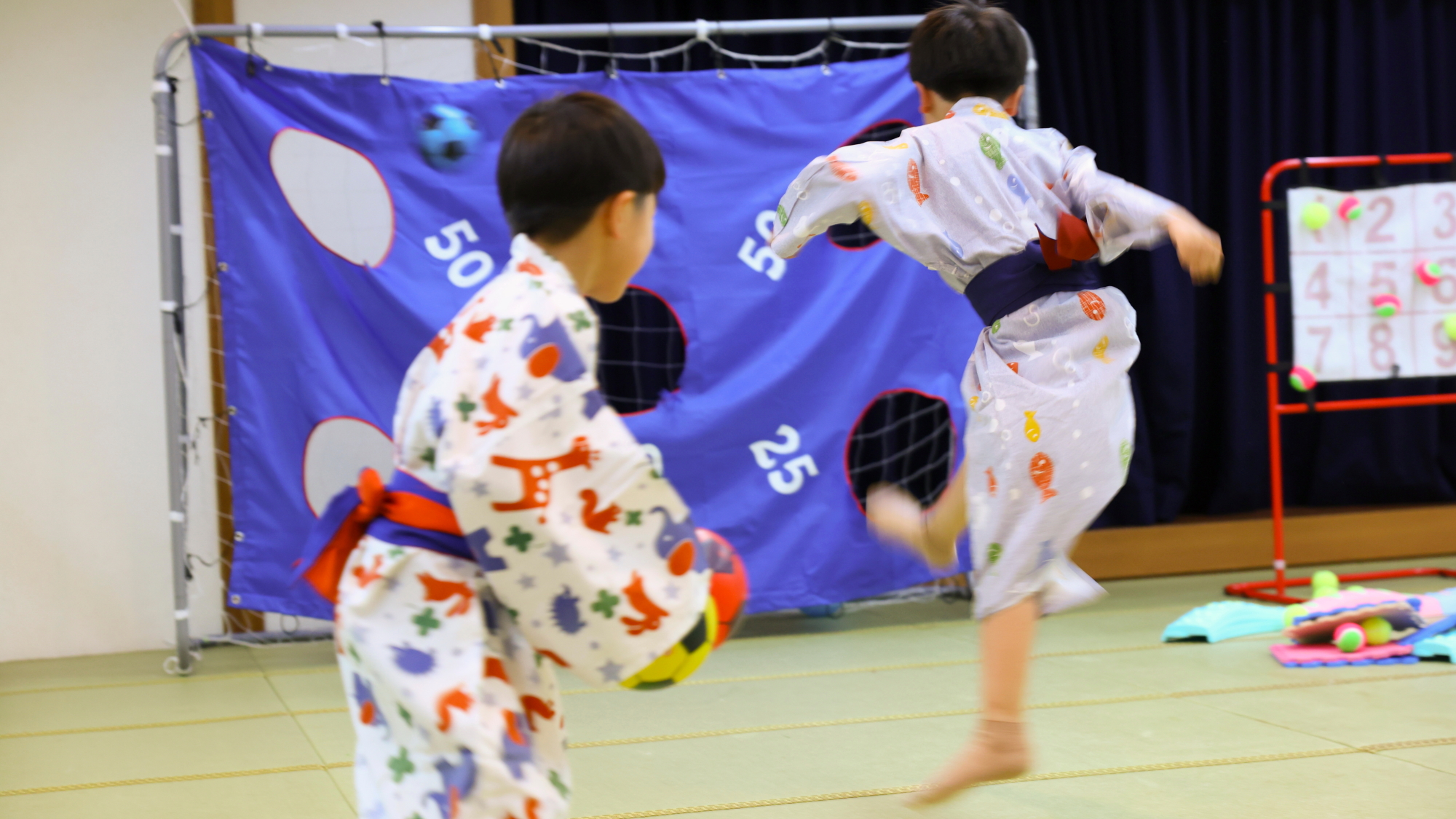 夏休みは館内でも楽しくお過ごしいただける遊びが沢山♪