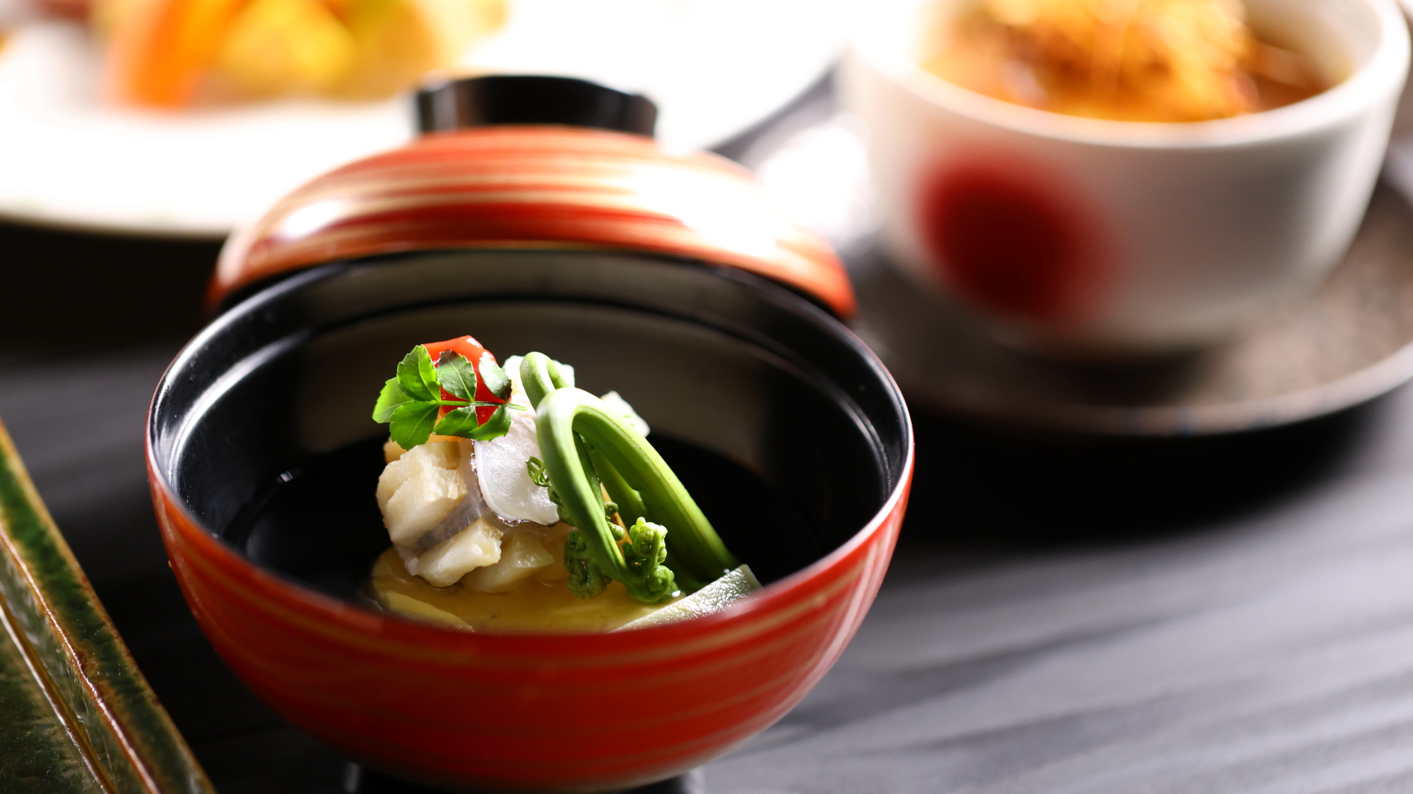 【特別旬彩懐石】お椀　料理イメージ