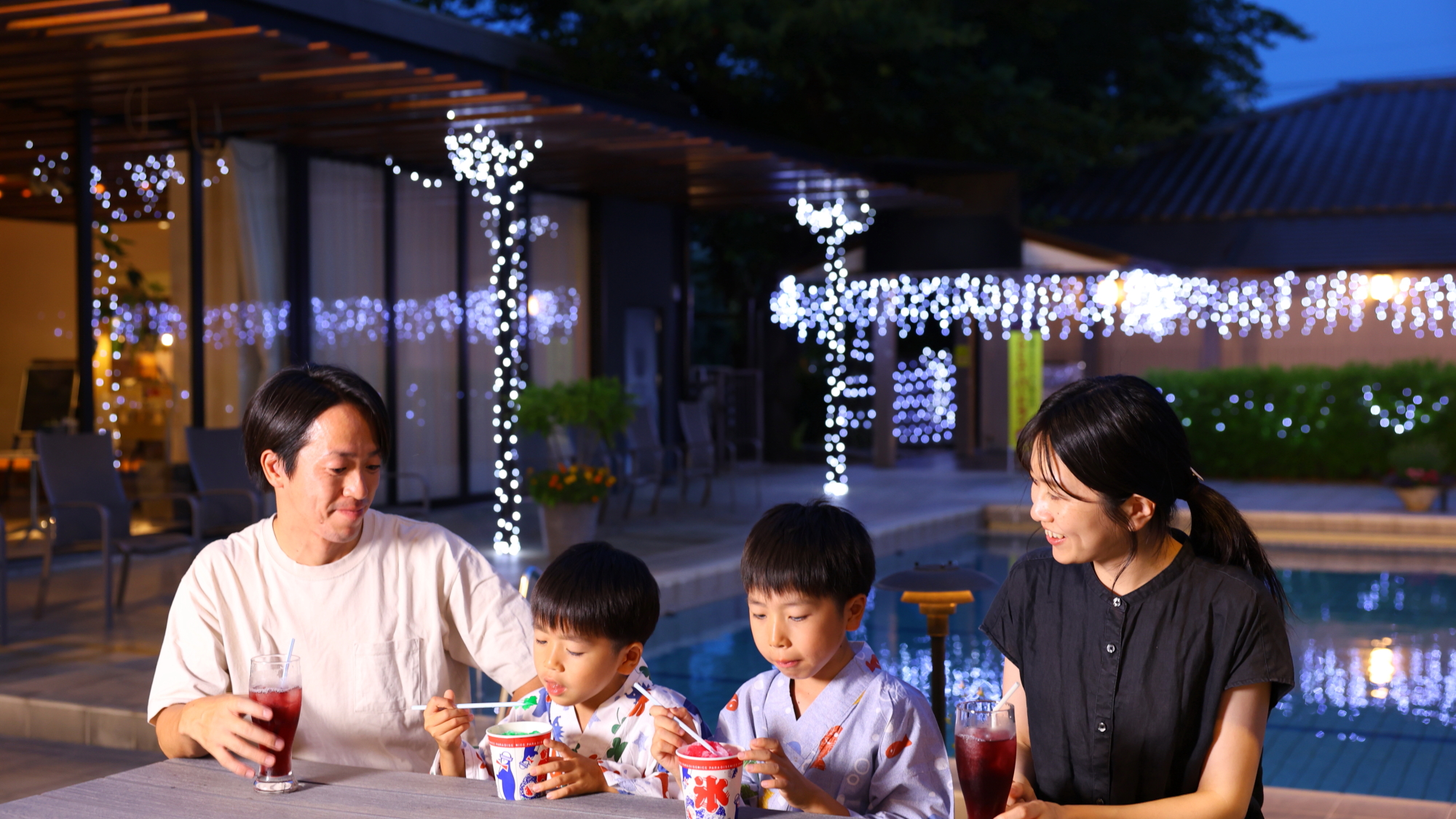 プールサイドにミニ縁日が登場♪