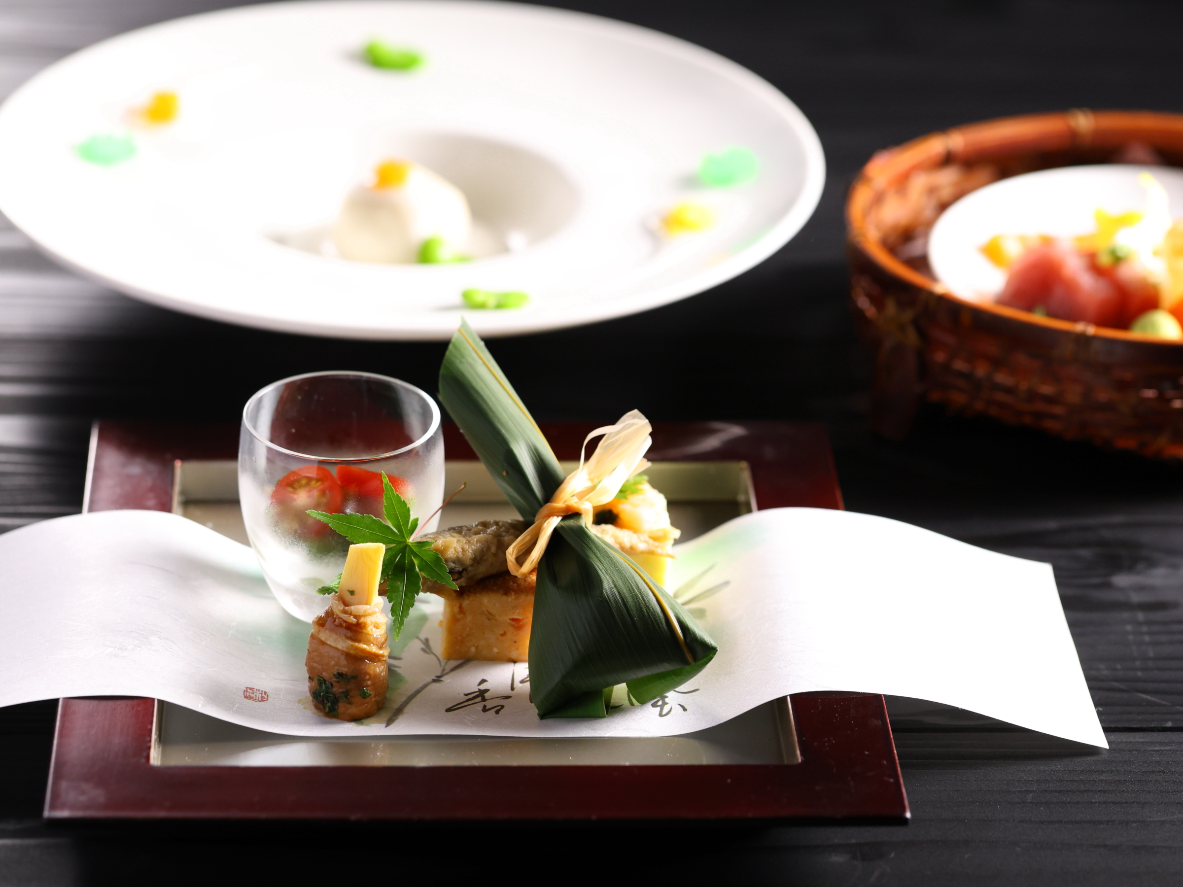 【甲州旬彩会席】多彩なお料理がお膳を彩ります。