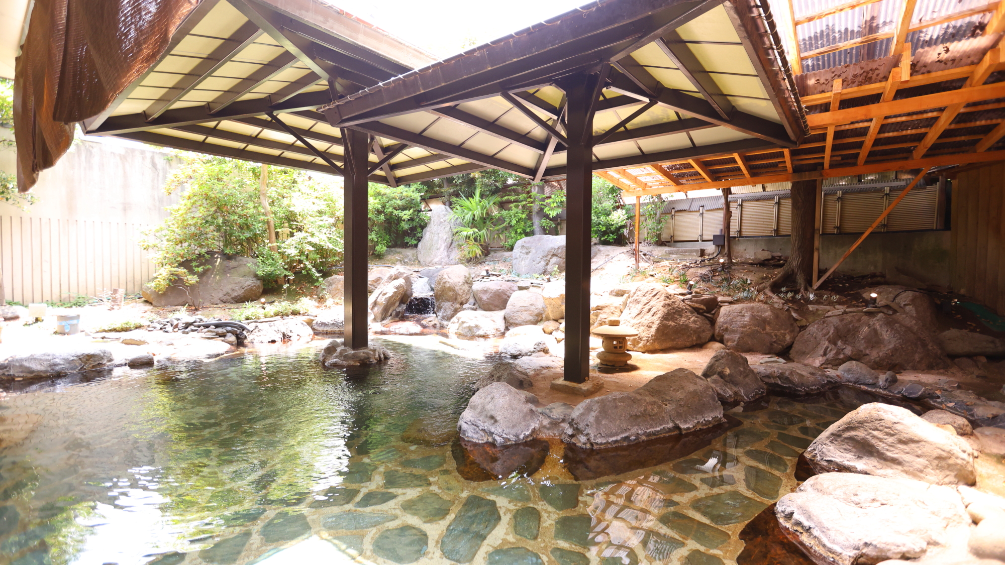 庭園風露天風呂　寿寿-すず