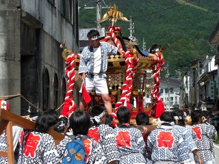 湯沢神社灯ろう祭り