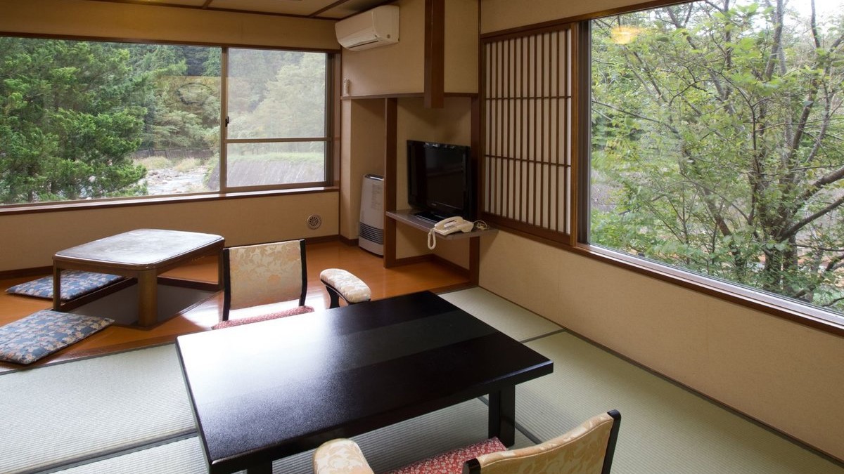 桜館２・３階