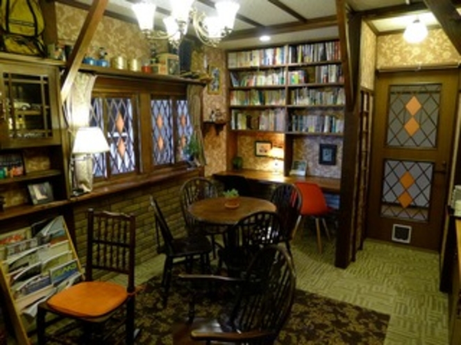 図書室＆セルフカフェ