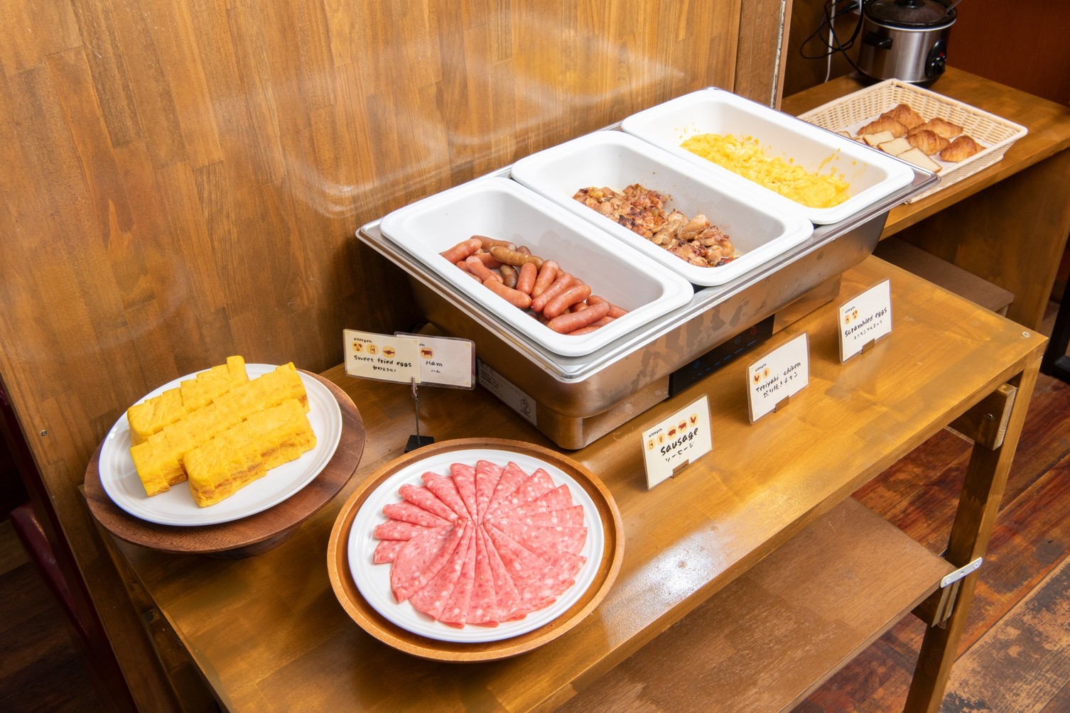 ★朝の元気は朝食から★【朝食付プラン】【駐車場無料】　＊送迎車(金曜夜〜月曜朝)運休