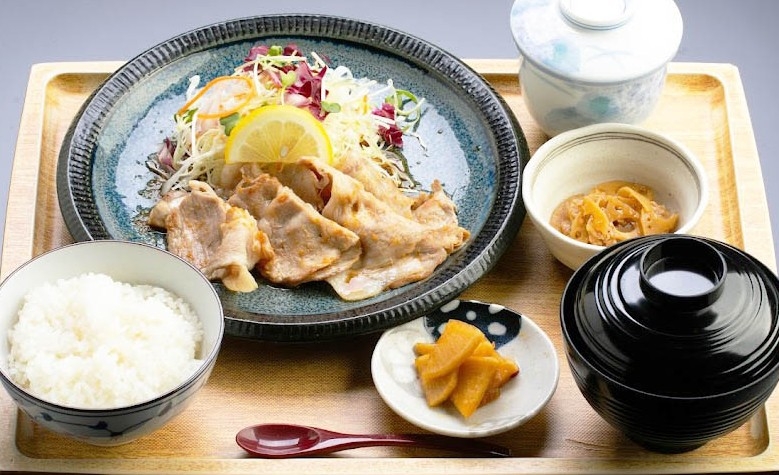 【１泊２食付き お手軽プラン】館内レストランの定食料理をお選びいただけるお手軽プラン