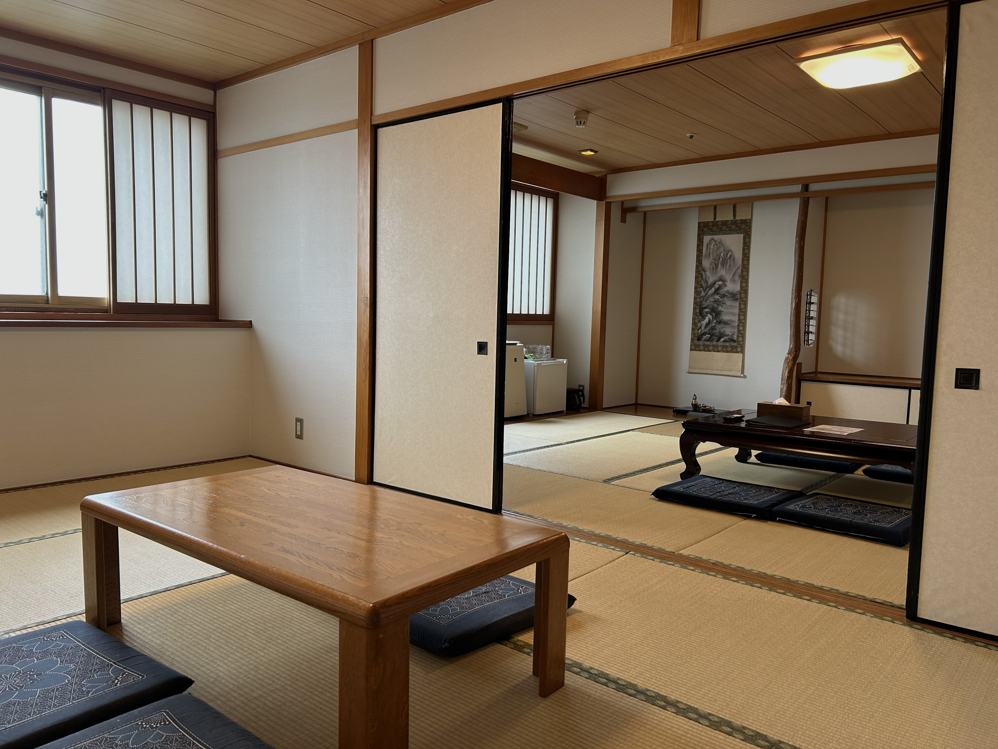 １２畳＋7畳の二間の和室　＊定員～９名様