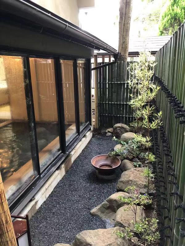 檜の湯（箱庭）