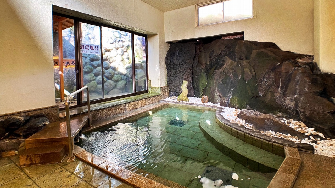 洞窟風呂側内風呂