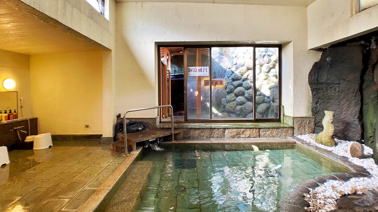 洞窟風呂側内風呂
