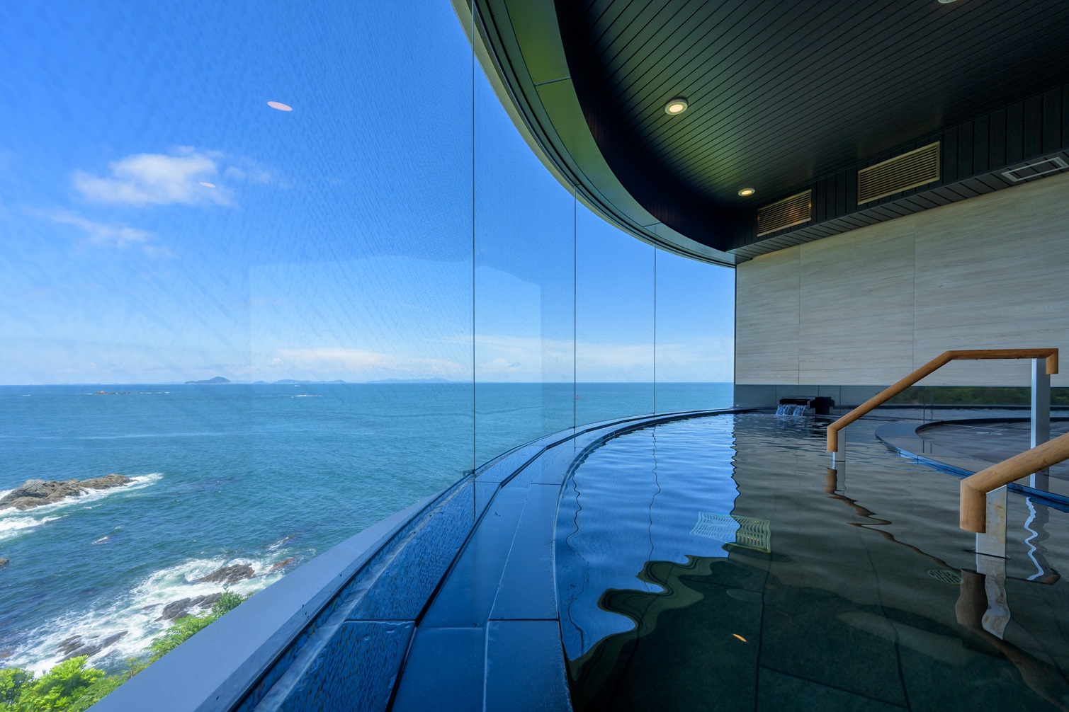 ■とろける食感と「和牛香」が特徴■松阪牛しゃぶしゃぶ会席プラン〜三重の山海の幸を満喫！