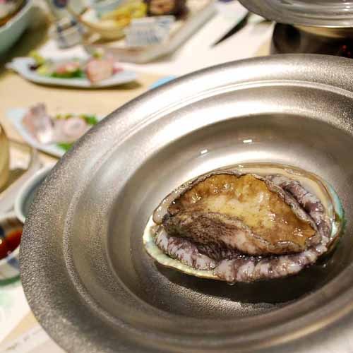 Please wait patiently while watching the abalone dancing.