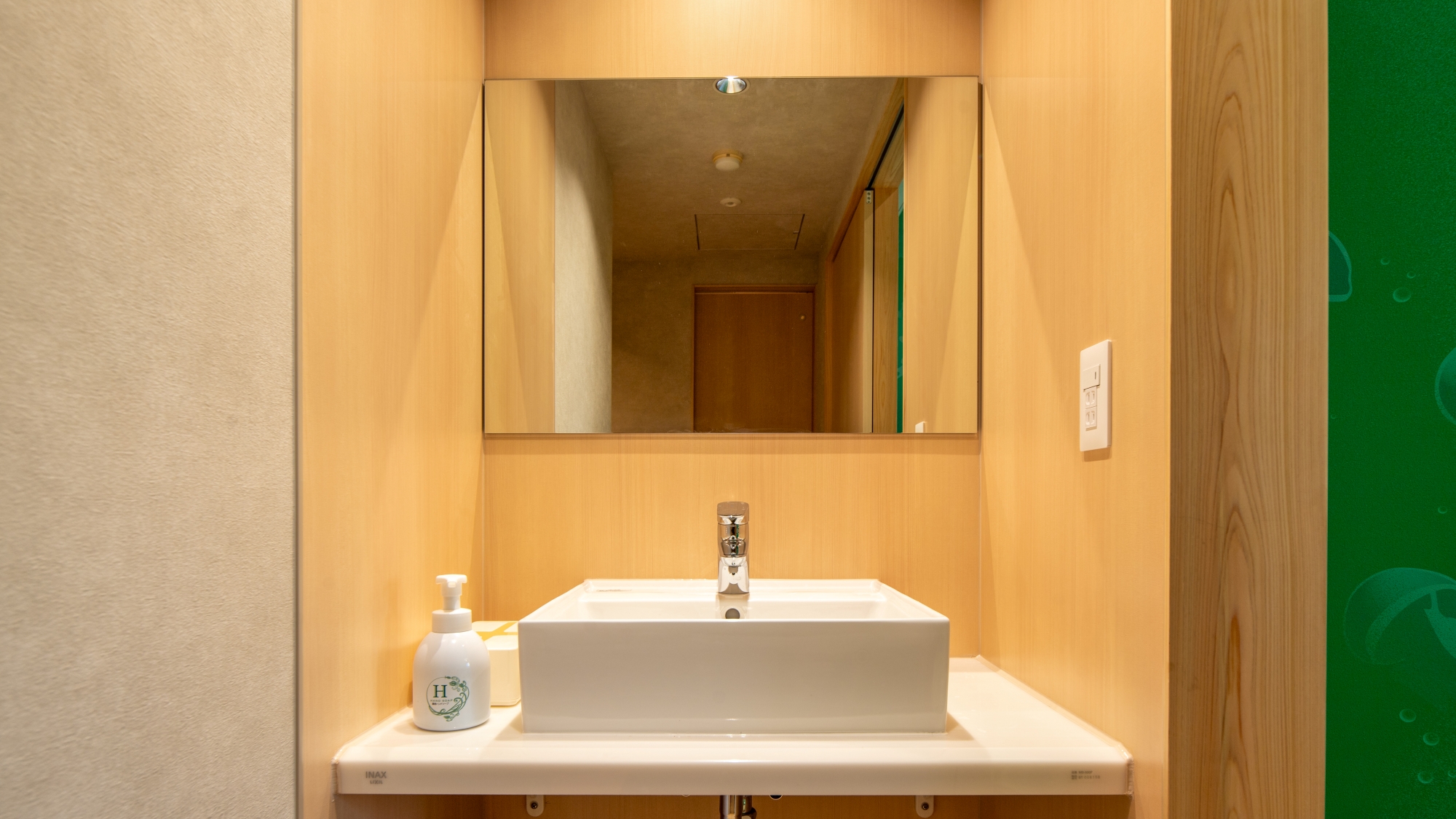 鳥羽水族館監修「ラッコグリーン」露天風呂付ダブル(33㎡）