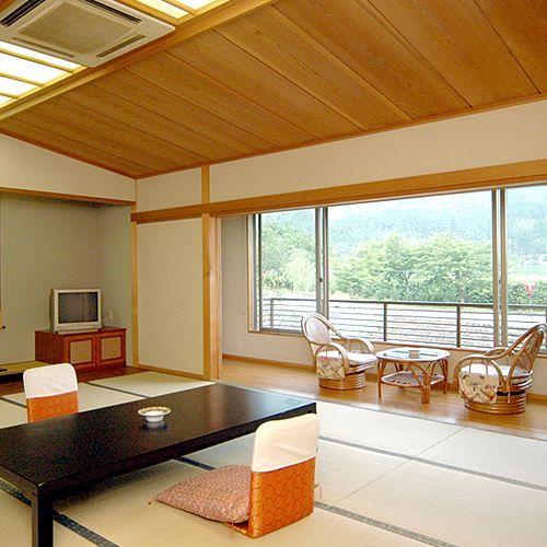 [Kagetsutei/Japanese-style room, Japanese-Western style room] ~ Riverside DX with hot spring bath ~ Sakura room