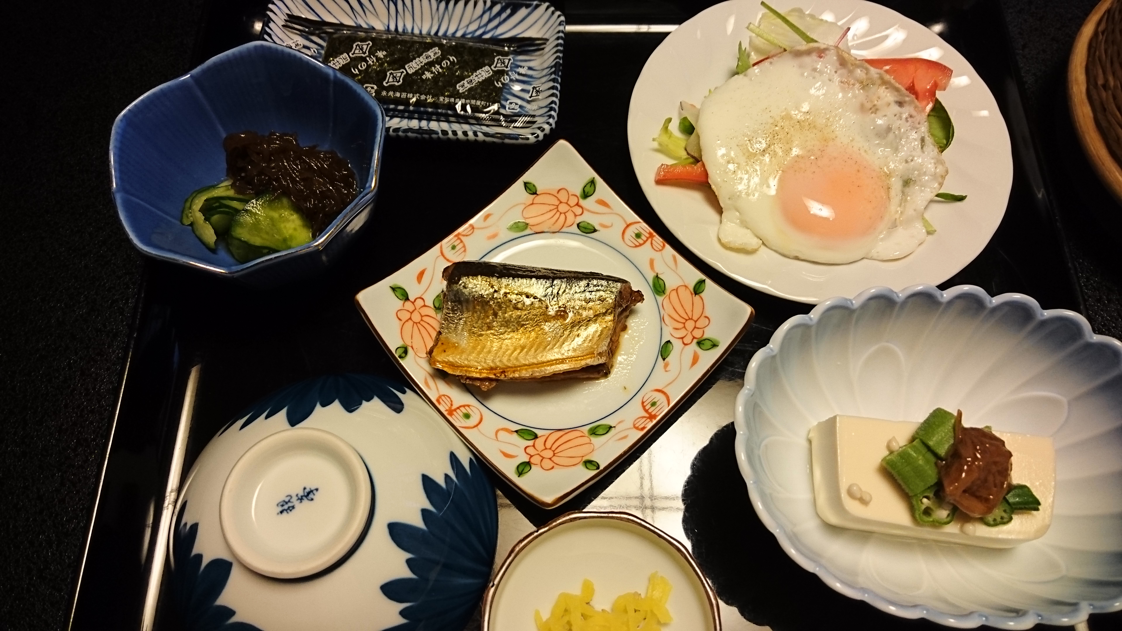 朝食・秋のおかず（骨まで美味しく食べれちゃう秋刀魚煮）