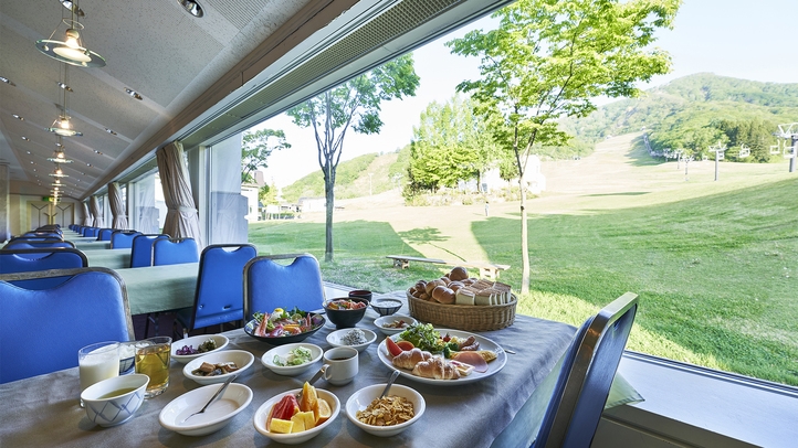 【スタンダード】信州ビュッフェや温水プール・温泉を堪能するマウンテンリゾートステイ＜夕朝食付＞