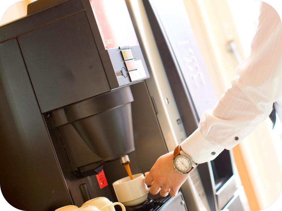 2階朝食会場にて無料でコーヒー&お茶のサービス