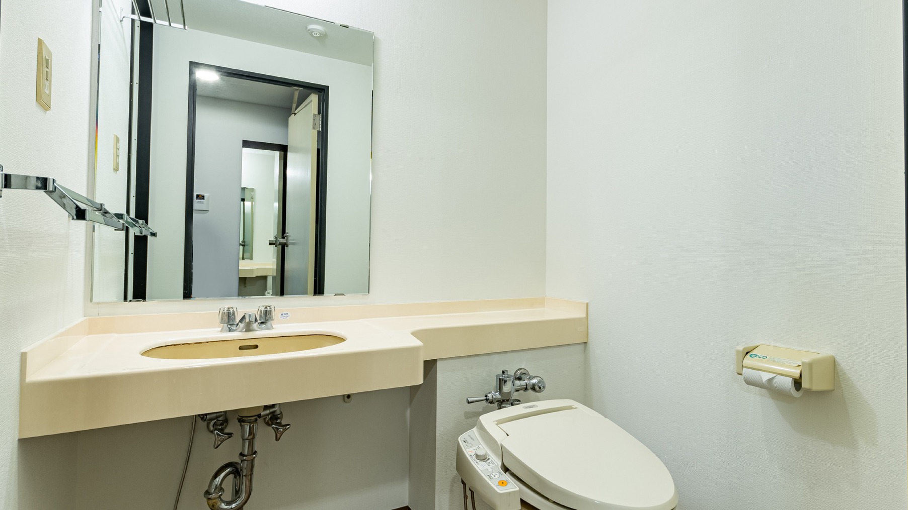 トイレ(ツイン・トリプル・フォース)