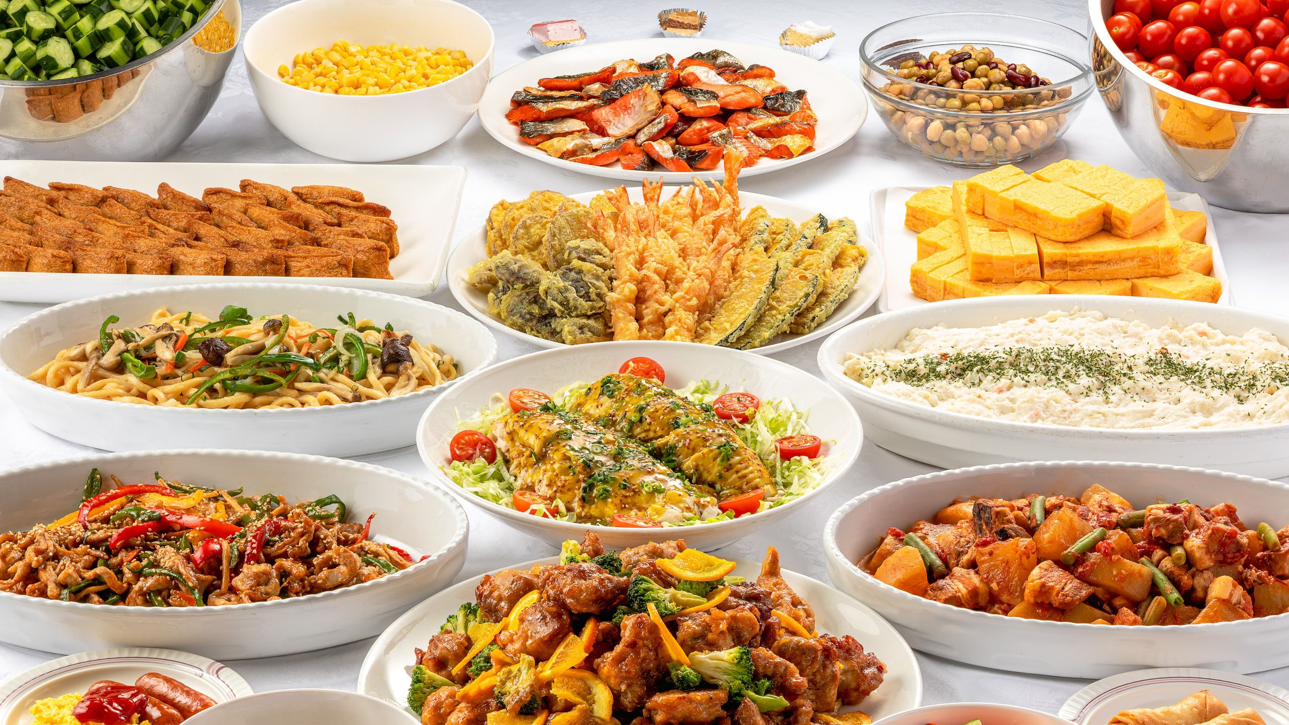 和洋60種類の朝食ビュッフェ