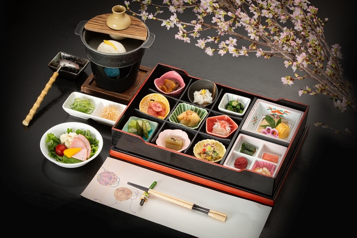 【春季限定】料理長おまかせの桜御膳コースで旬の味覚を満喫♪〜夕朝食半個室〜