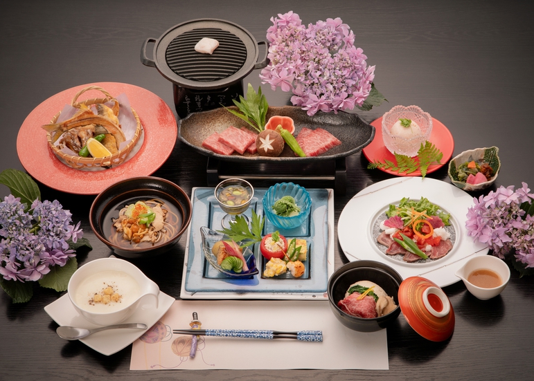 【季節限定★ホタル御膳】幻想的なホタルの乱舞をごゆっくり鑑賞！夏の思い出は河鹿荘で♪〜夕朝食半個室〜