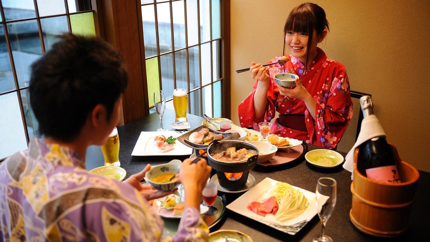 個室風の食事処で日本三大和牛・米沢牛をごゆっくりお召し上がり下さい。
