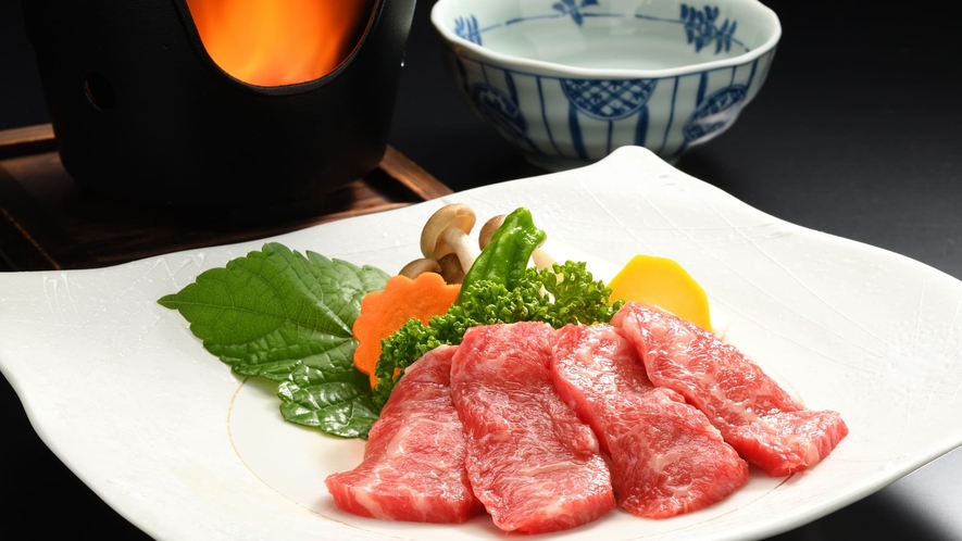 【日本三大和牛】米沢牛のカルビ焼き。肉汁が溢れで出来ます。