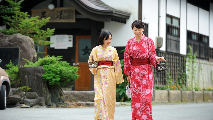 ゆかたで温泉散策！小野川温泉の元湯「尼湯」にて。当館より徒歩5分