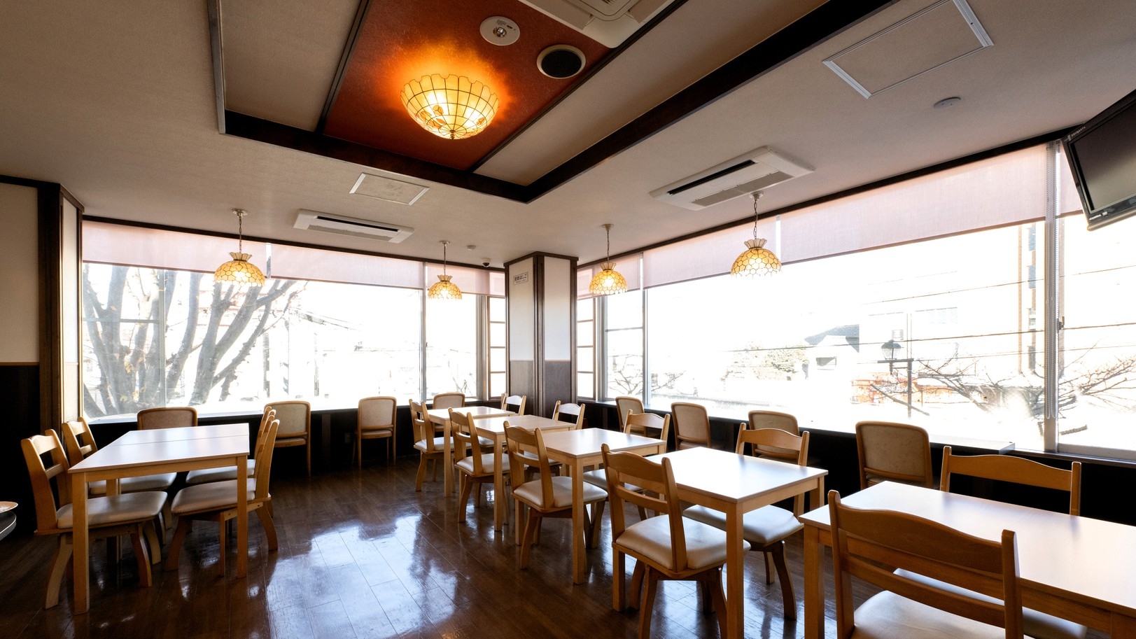 【事前カード決済限定／返金不可】朝食付プラン特価！品数豊富な選べる和洋バイキング付きプラン